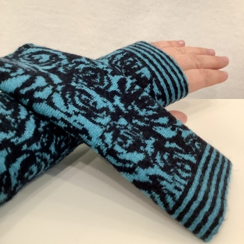 Merino Armstulpen mit Daumenloch türkis schwarz Rose